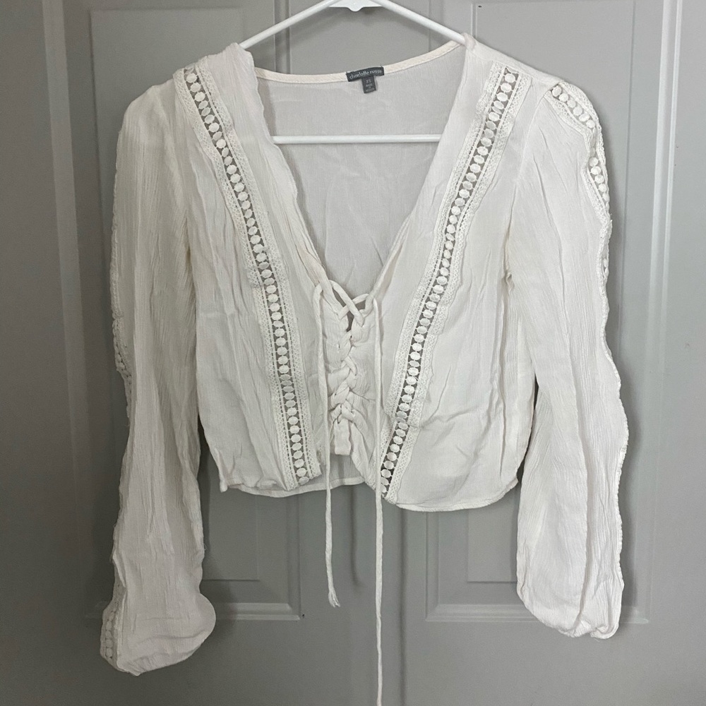⭐️ White lace up blouse